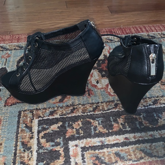 Brand new shoes - Picture 2 of 4